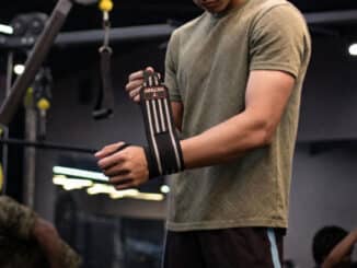 bande de poignet utilisée en musculation
