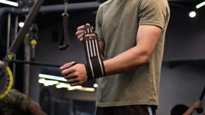 bande de poignet utilisée en musculation