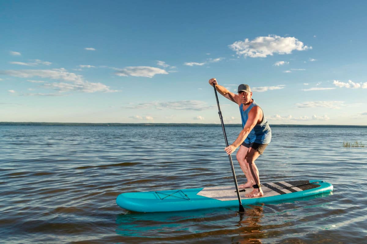 Un Paddle Le paddle : un sport complet aux multiples bienfaits